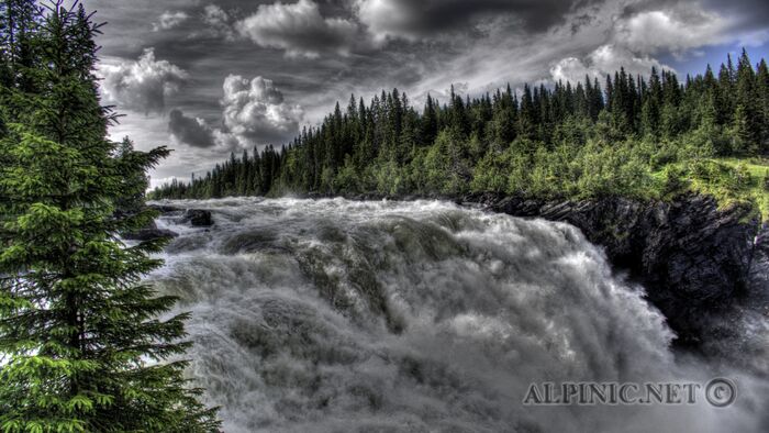 IMG_1498_499_500_tonemapped_lo_dxo