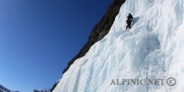 Haugsfossen 70m WI4 / Hemsedal / NOR