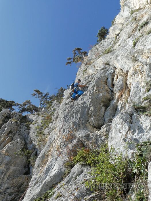 Über steilen Pfeiler 6-