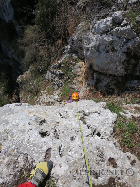 Betty&amp;Paul 5+ Hinterholz 4+ / IMG_0166 - Nachdem wir vor 7 Jahren die Route geklettert sind ist die Route mittlerweile so abgeschmiert dass wir Hinterholz als Ausstieg verwendet haben. Leider hat die Route duch die starke Bekletterung massiv an Qualität verloren, eigentlich sehr schade. Dafür war auch diesmal wieder Hinterholz ein echtes Highlight, vor allem mit dem alternativen Ausstieg ... <br />