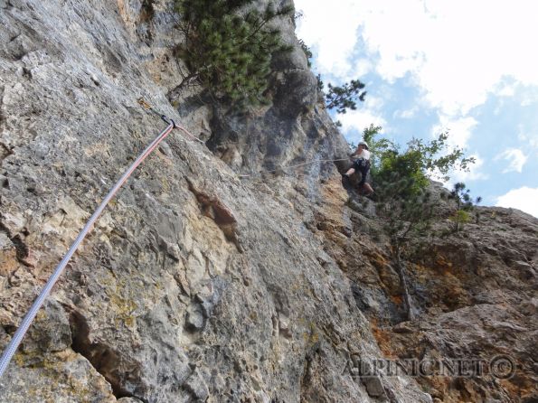 Seniorengymnastik / Hochfall 6 / DSC07526 - Netter 3 Seillänger am Hohen Hochfall. Vorsicht am Einstieg, die ersten paar Meter bröseln wie Sau ...