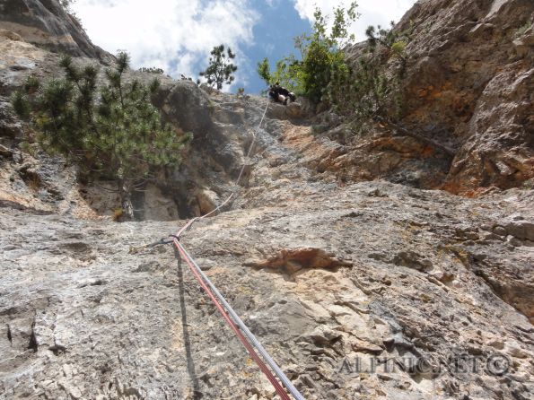 Seniorengymnastik / Hochfall 6 / DSC07528 - Netter 3 Seillänger am Hohen Hochfall. Vorsicht am Einstieg, die ersten paar Meter bröseln wie Sau ...