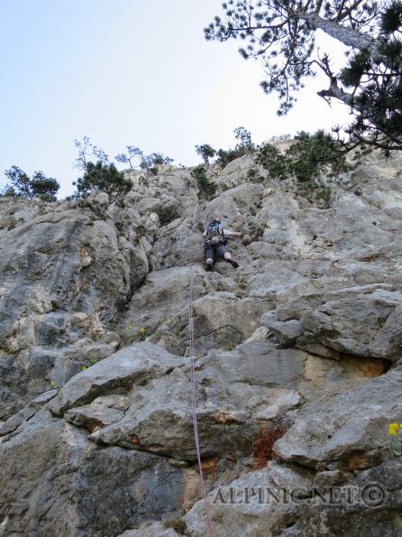 Sonnenplattenweg 6 / Großofen / Schneeberg / IMG_0308 - Auftakt zur Klettersaison am Großofen mit Tom der sich die Hörner im Sonneplattenweg abstoßen wollte. Bei fast perfektem Wetter das nur durch ein paar Sturmböen gestört wurde.